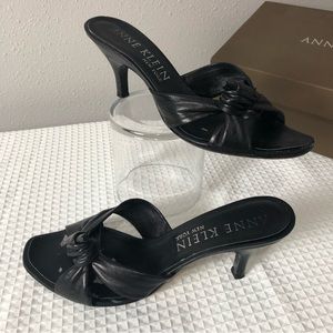 Vintage anne klein K785103 Arlo black/nappa sandals Size 7.5